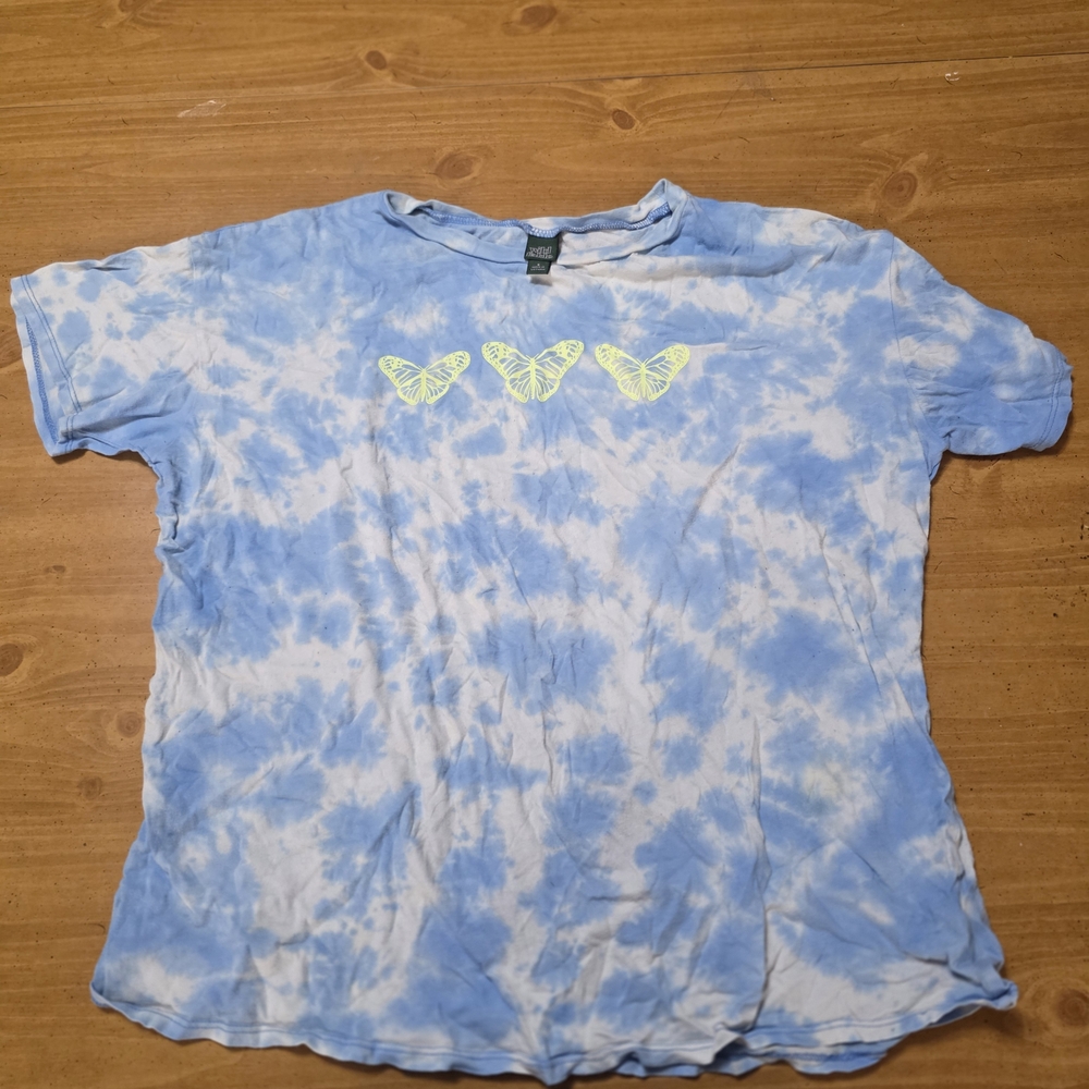 wild fable Blue Tie-Dye Tee with Neon Yellow Butterfly Trio